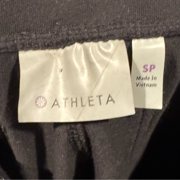Athleta Black Leggings with Pockets - SP - Picture 3 of 4
